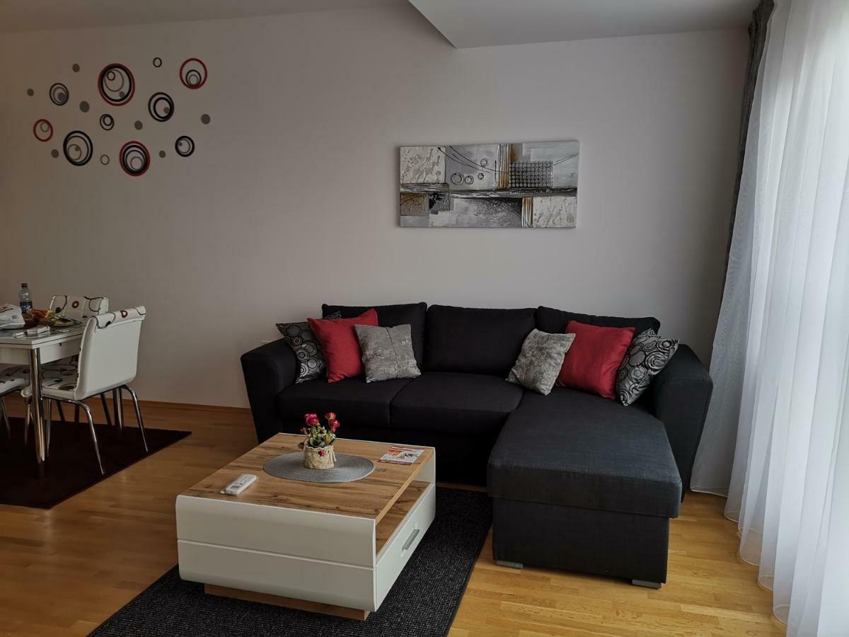 Cozy Apartment By The Sea Св. Св. Константин и Елена Екстериор снимка
