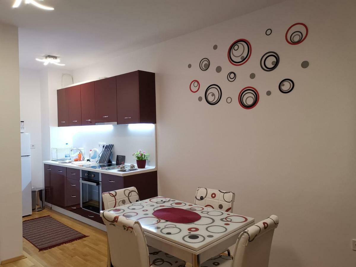 Cozy Apartment By The Sea Св. Св. Константин и Елена Екстериор снимка